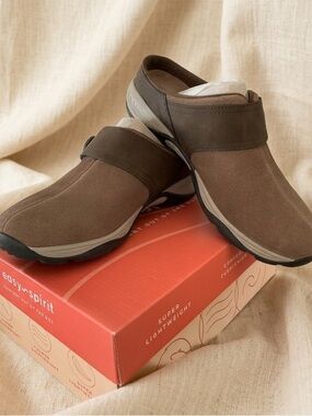 Easy SpiritWomen's Edline Button Strap Slip-On Mules  NWT